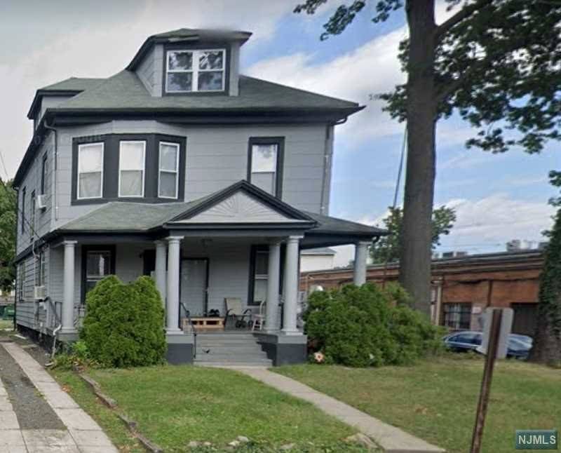 16 W Quackenbush AVE, Dumont, NJ 07628