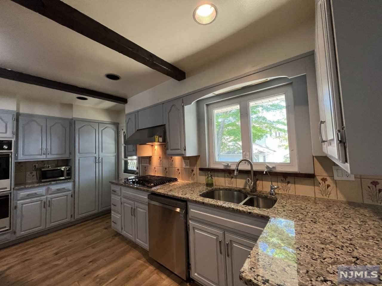 Oradell, NJ 07649,588 Schaefer AVE