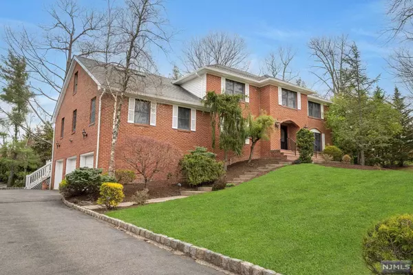 Montville Township, NJ 07045,1 Country Brook DR