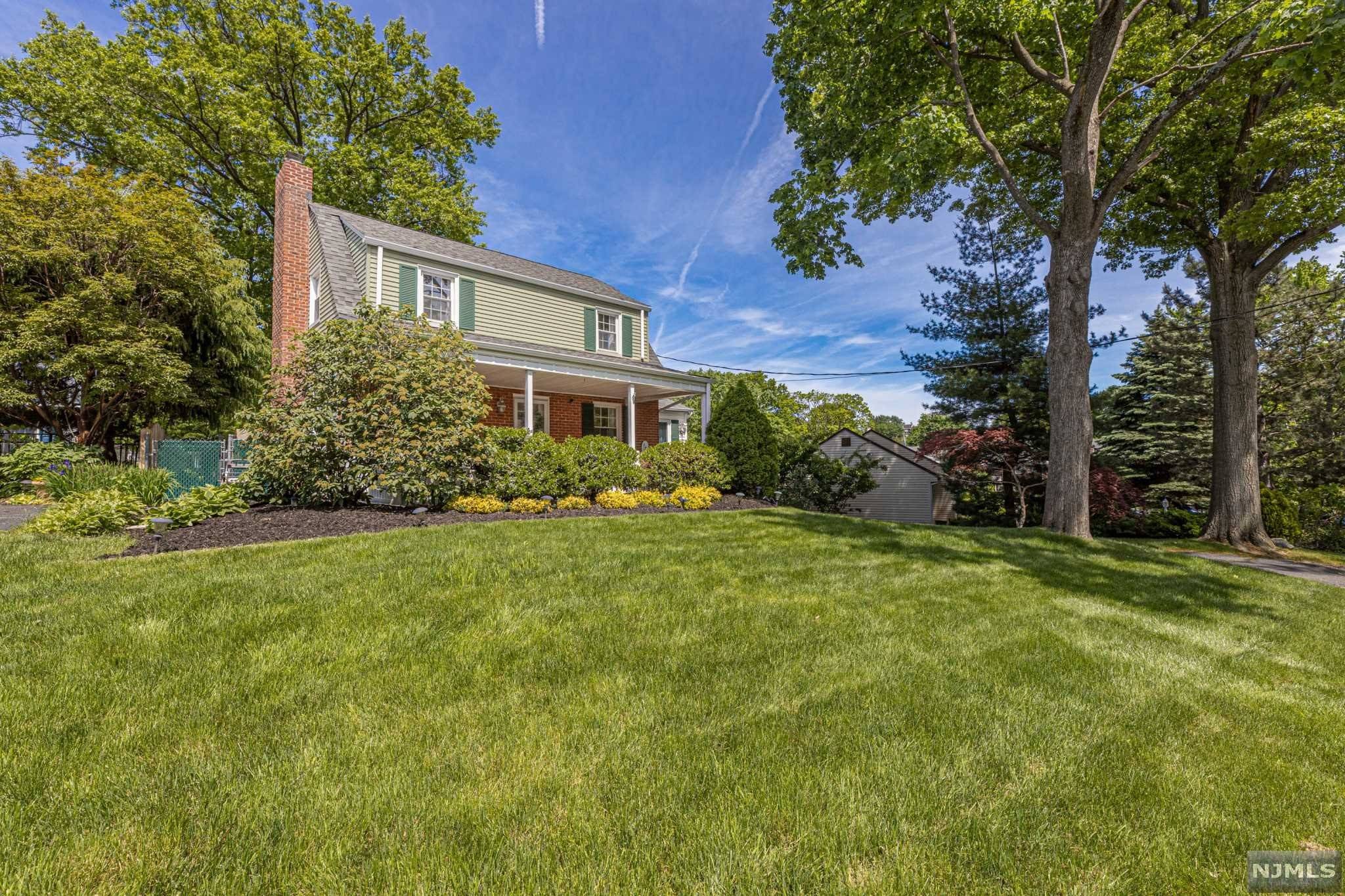 Maywood, NJ 07607,175 E Magnolia AVE