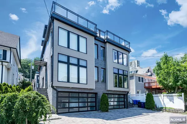 Edgewater, NJ 07020,51 Myrtle AVE #a