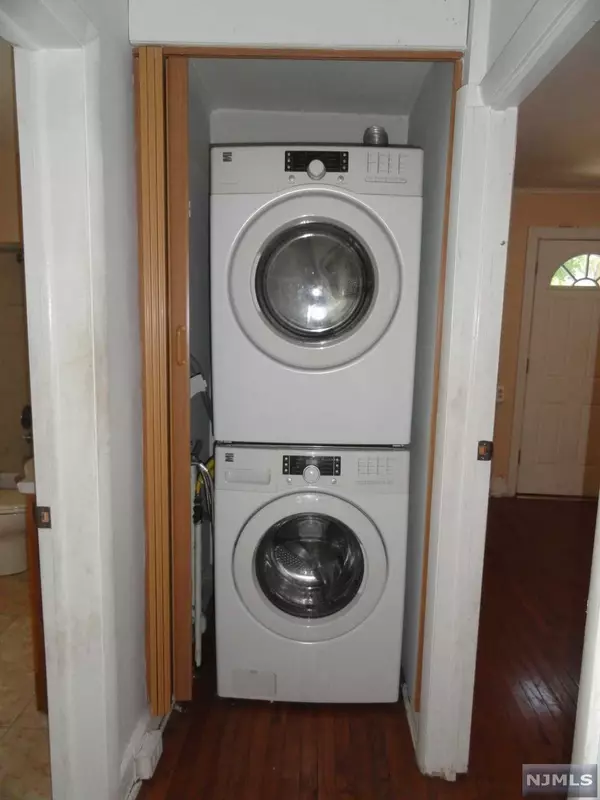 Highland Park, NJ 08904,3 River RD