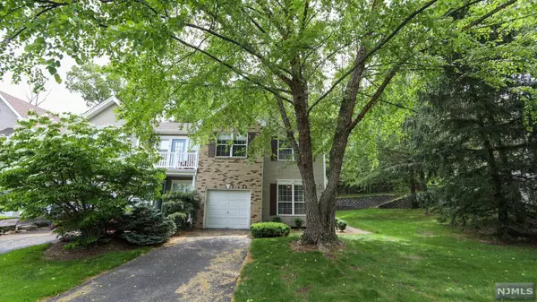 516 Green Mountain RD, Mahwah, NJ 07430