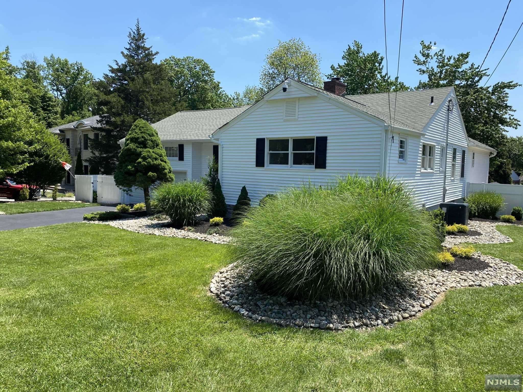 River Vale, NJ 07675,611 Orangeburgh RD