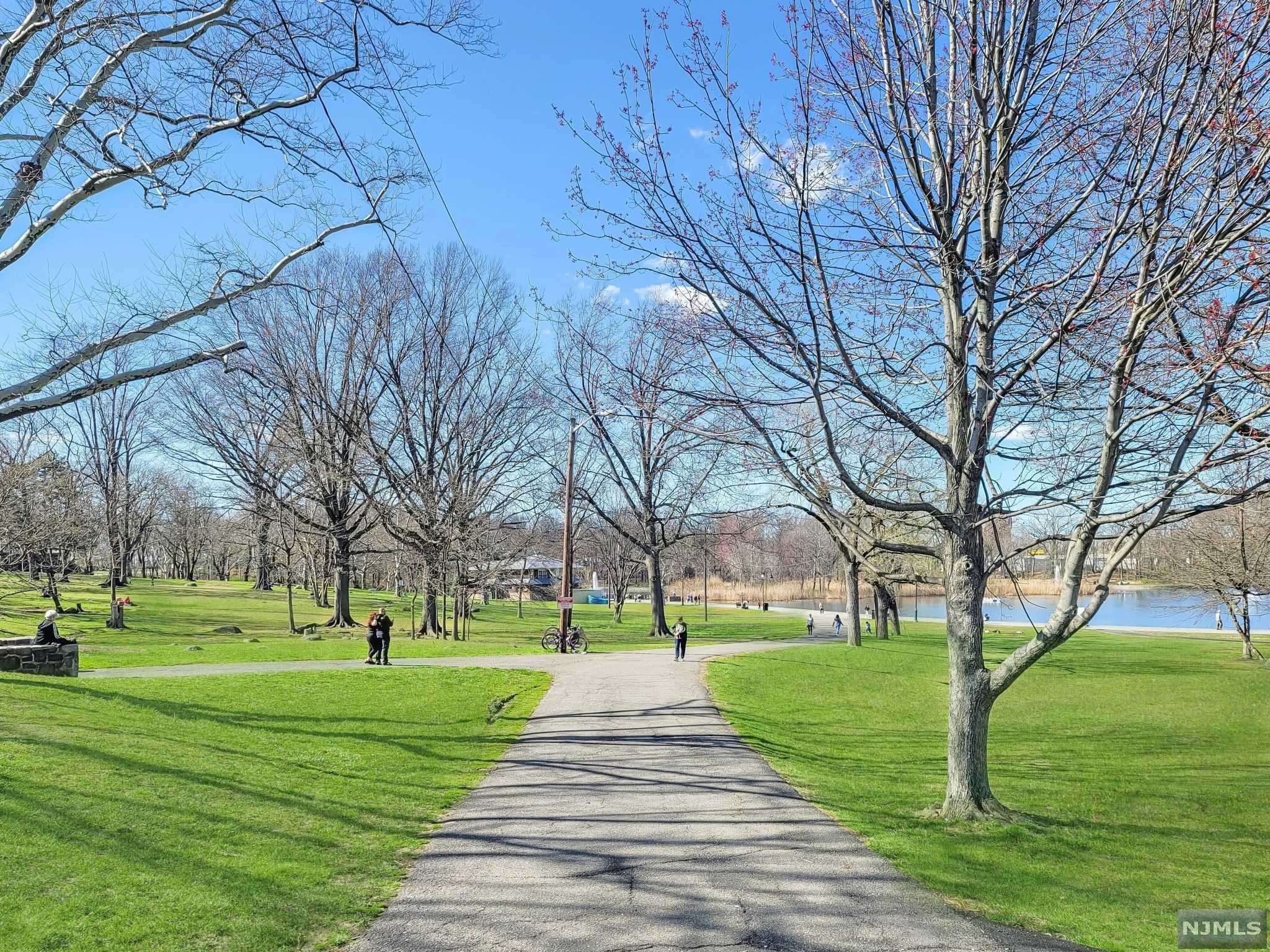 North Bergen, NJ 07047,8500 Boulevard East #1G