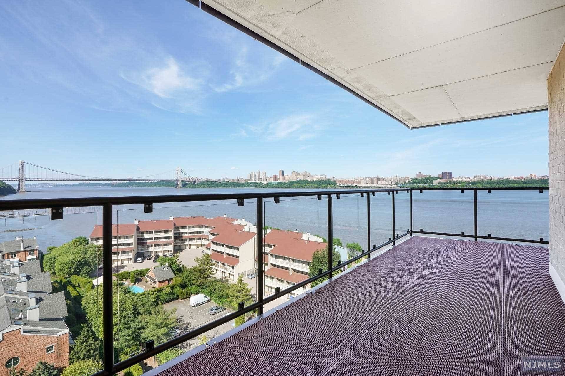 Edgewater, NJ 07020,1203 River RD #11E