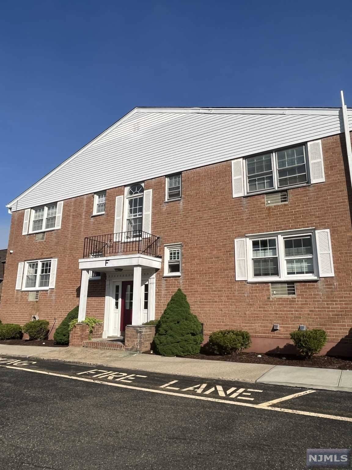 Clifton, NJ 07013,565 Grove ST #F7