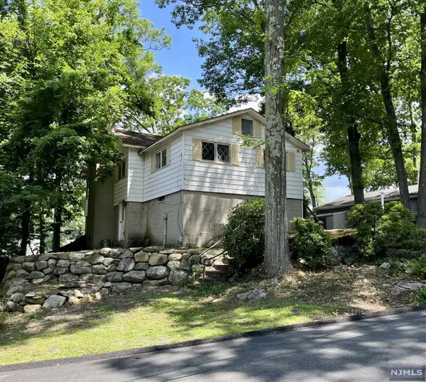 Byram, NJ 07821,129 N Shore RD