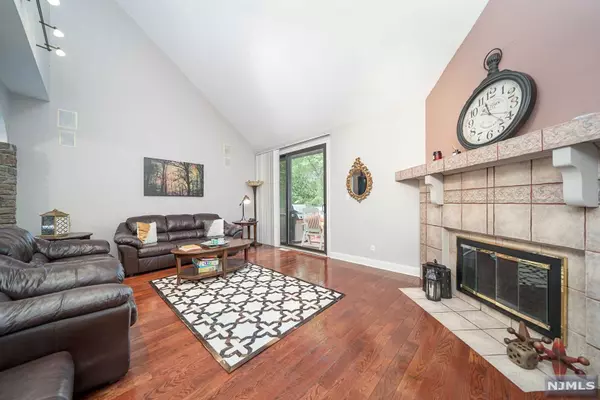 Secaucus, NJ 07094,606 Sanderling CT