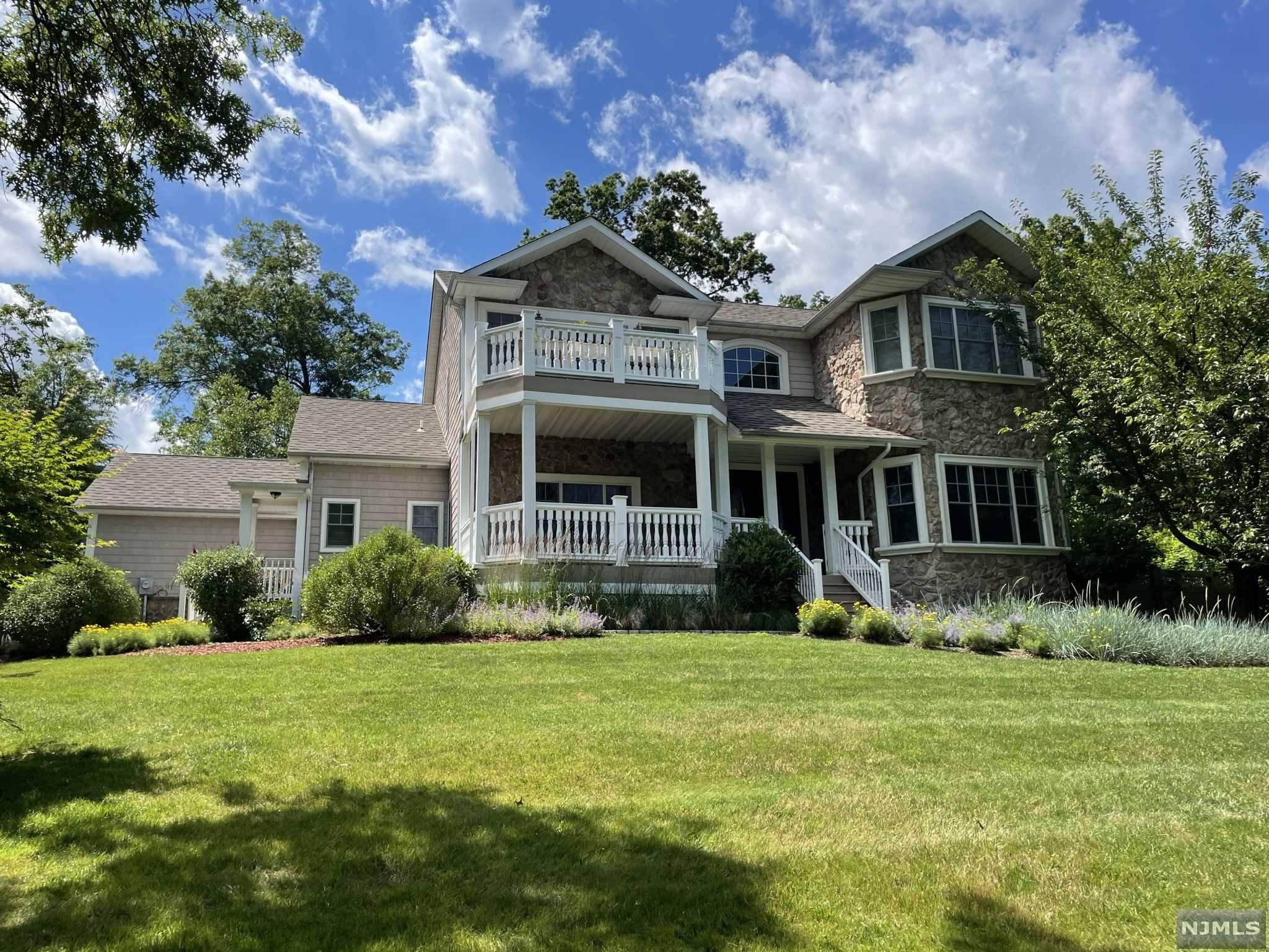 638 Park PL, Oradell, NJ 07649