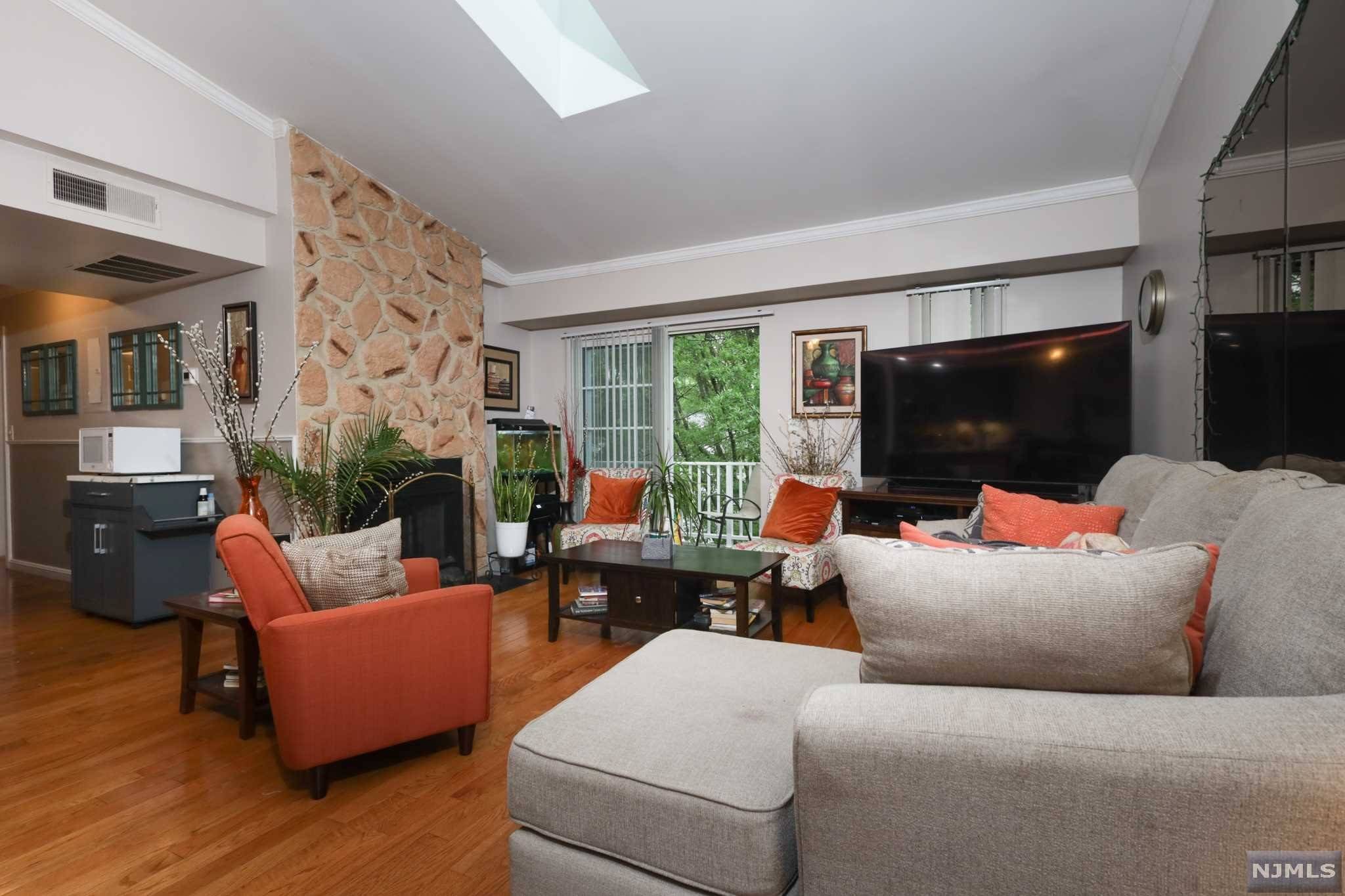 Newark, NJ 07104,753 Summer AVE #3D