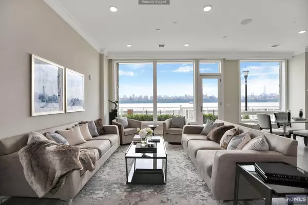 Edgewater, NJ 07020,3 Somerset LN #111