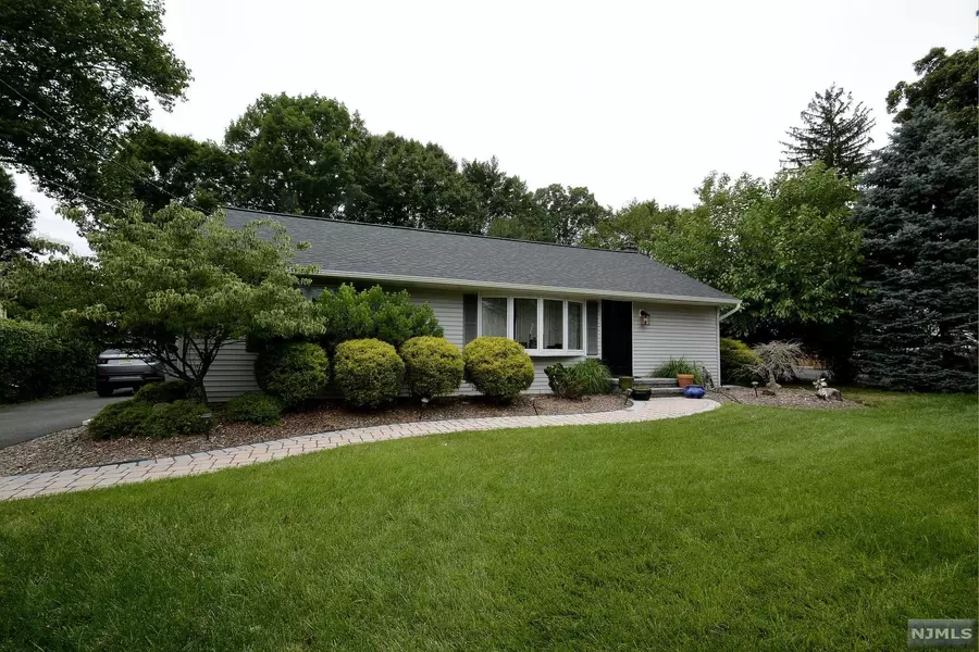 191 Doretta ST, River Vale, NJ 07675