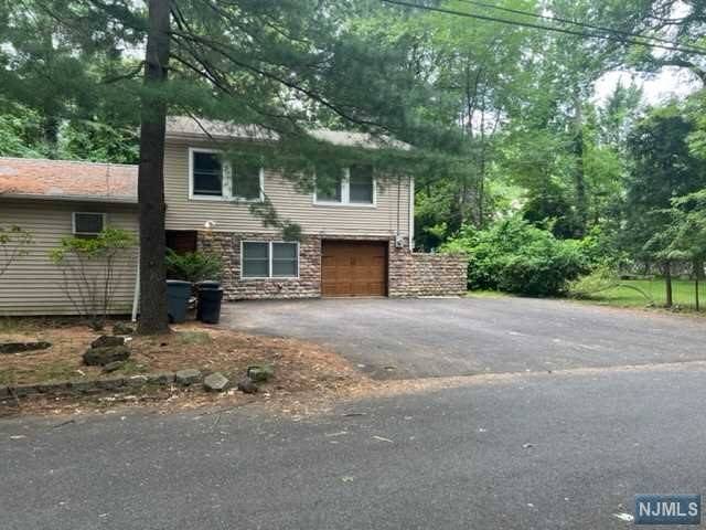 Haworth, NJ 07641,32 Chestnut ST