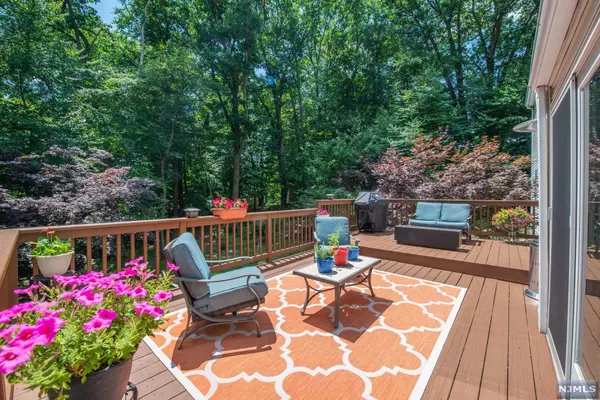 Roxbury Township, NJ 07850,8 Jeffrey RD