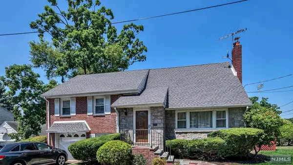 988 Red RD, Teaneck, NJ 07666