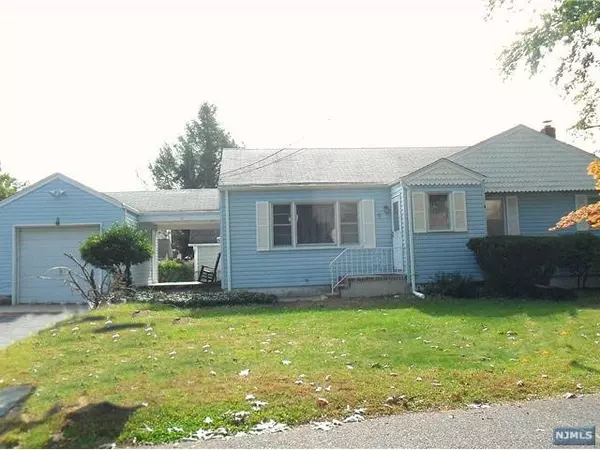 5 Conklin PL, Dumont, NJ 07628