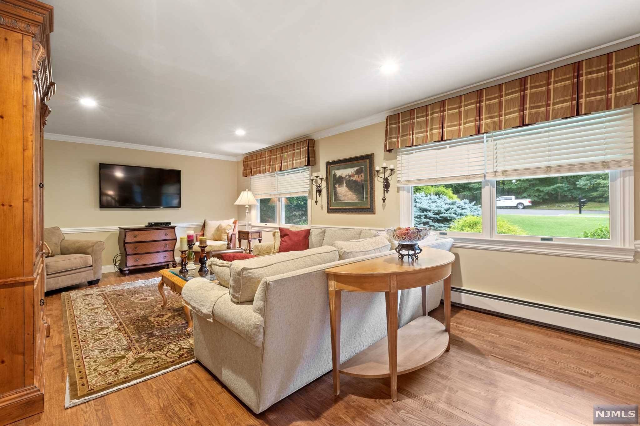 Ringwood, NJ 07456,10 Apache TRL