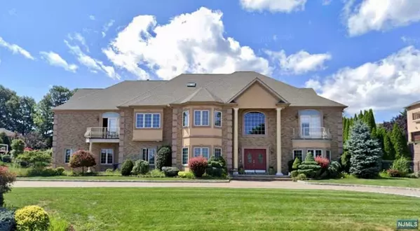 23 Mountainview CT, Totowa, NJ 07512