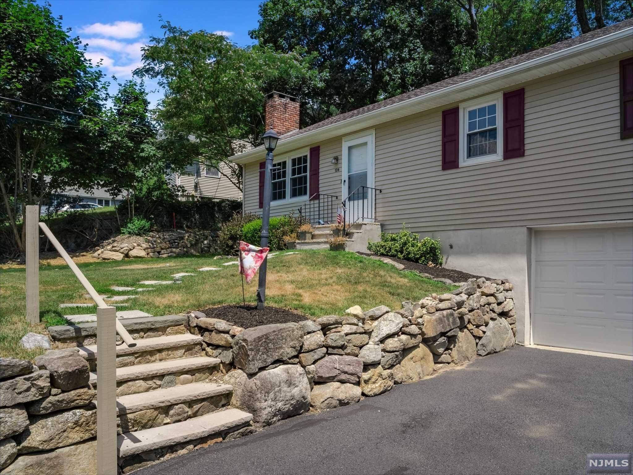 West Milford, NJ 07480,126 Otterhole RD