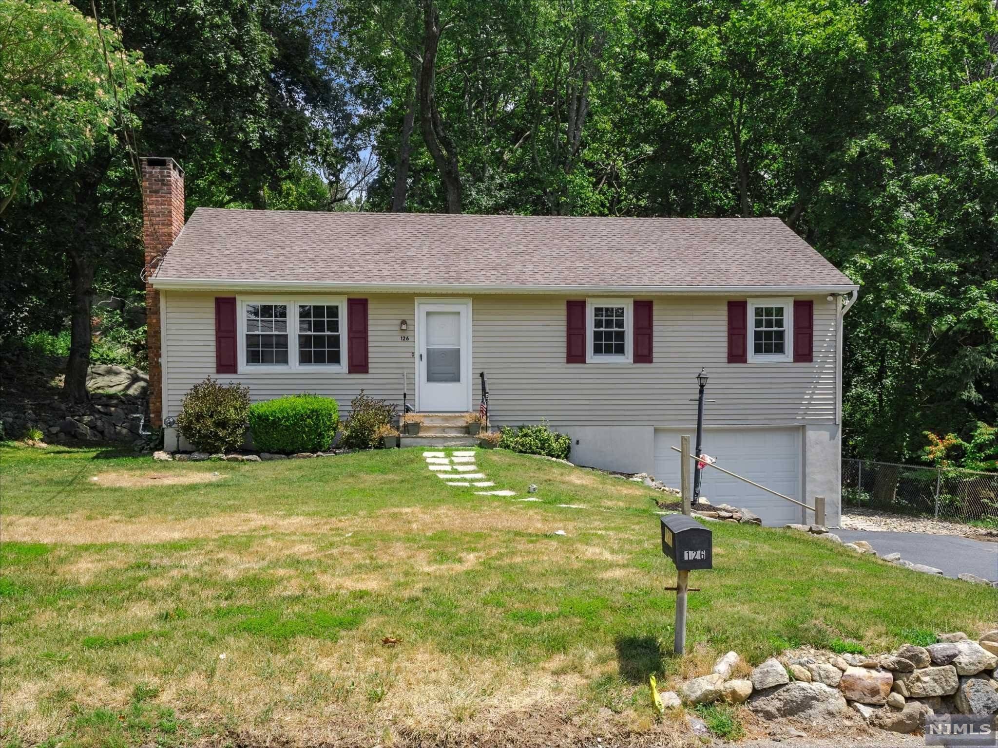 126 Otterhole RD, West Milford, NJ 07480