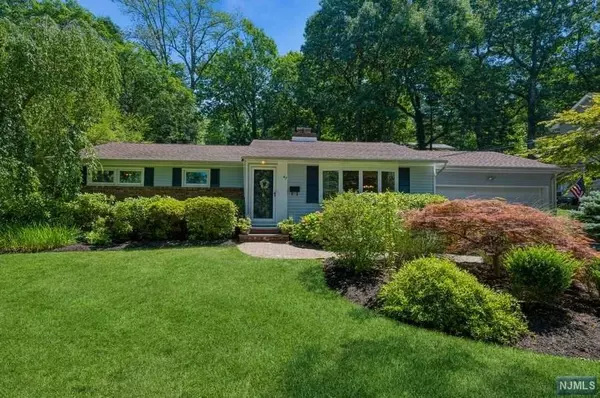 Berkeley Heights, NJ 07922,47 Evergreen DR