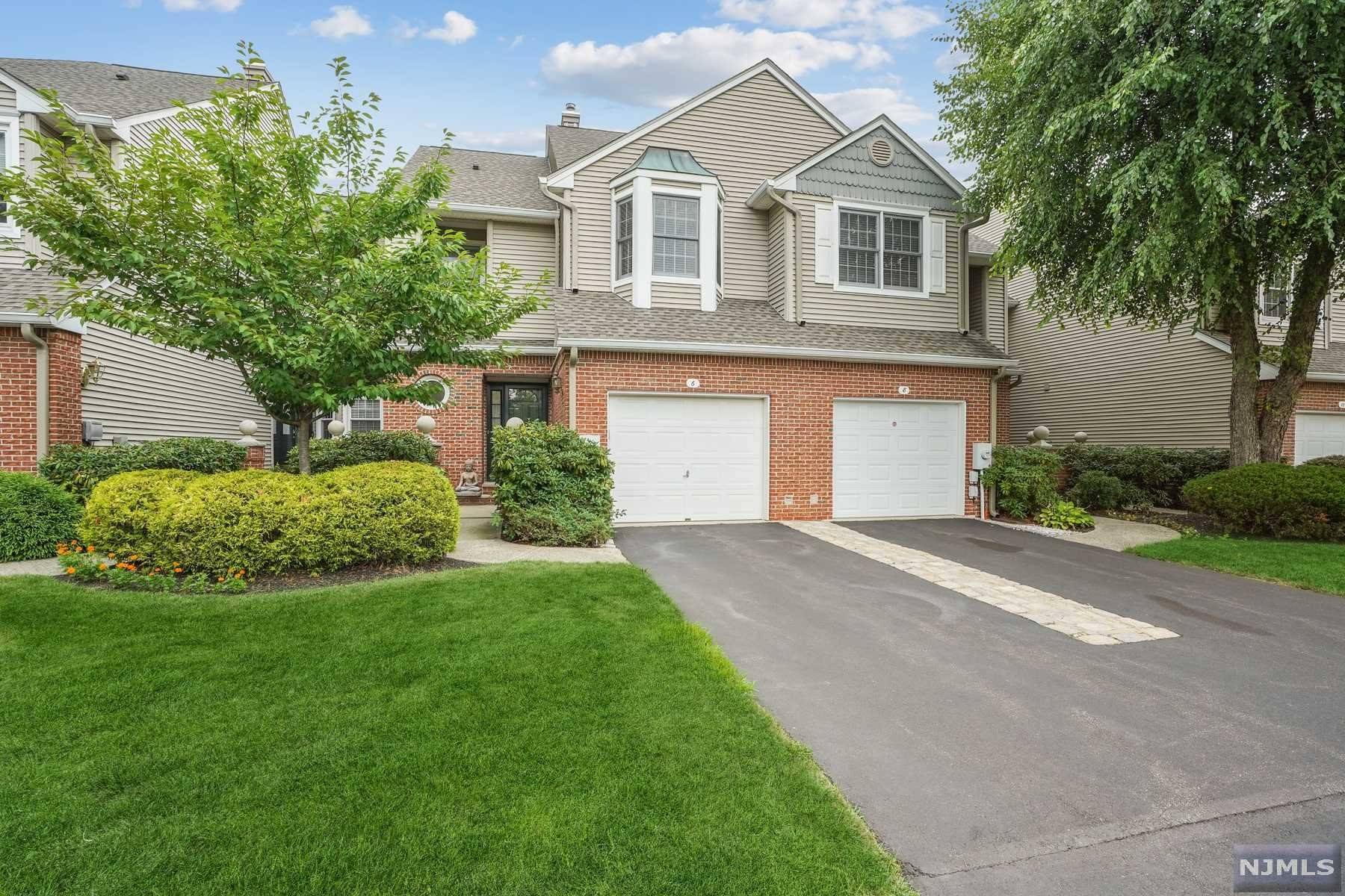 6 Conklin CT, Roseland, NJ 07068