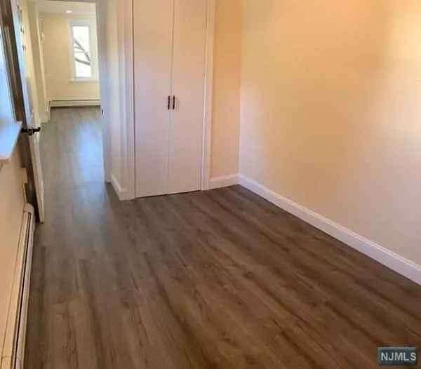 Wallington, NJ 07057,188 Hathaway ST