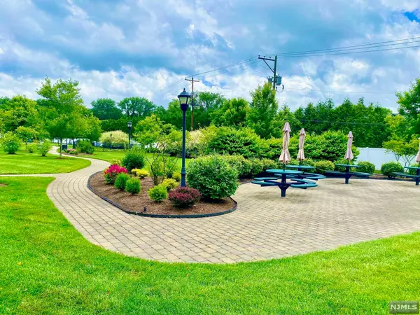 Northvale, NJ 07647,5201 Rio Vista LN