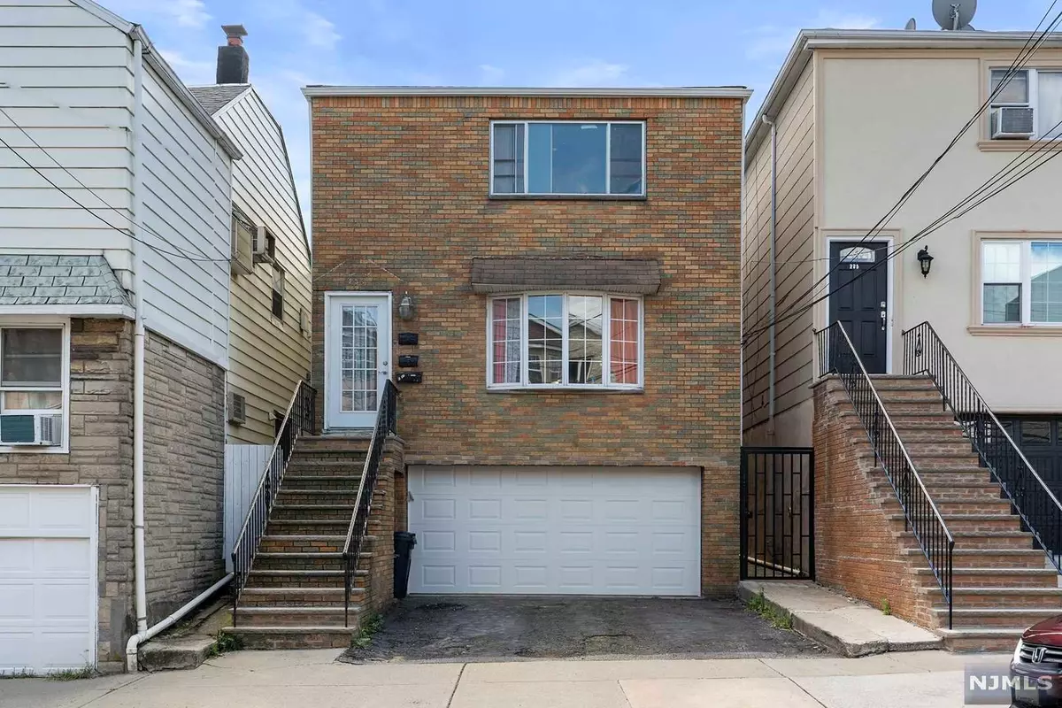 Guttenberg, NJ 07093,233 71st ST