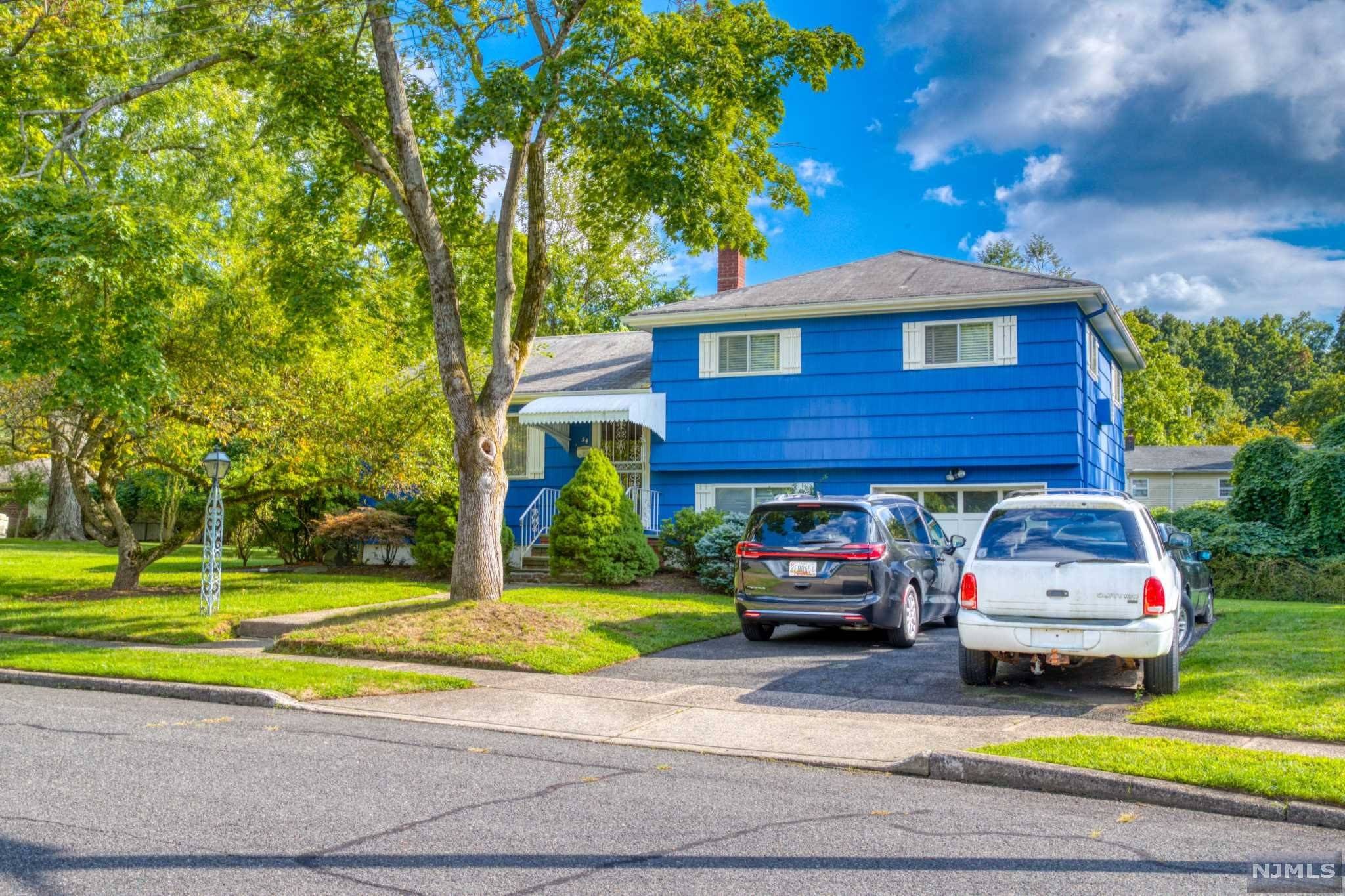 54 Asmus RD, Closter, NJ 07624