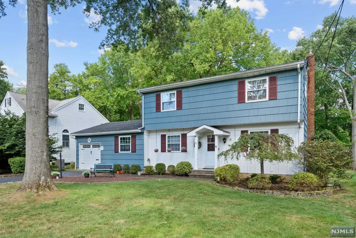 Berkeley Heights, NJ 07922,67 Chaucer DR