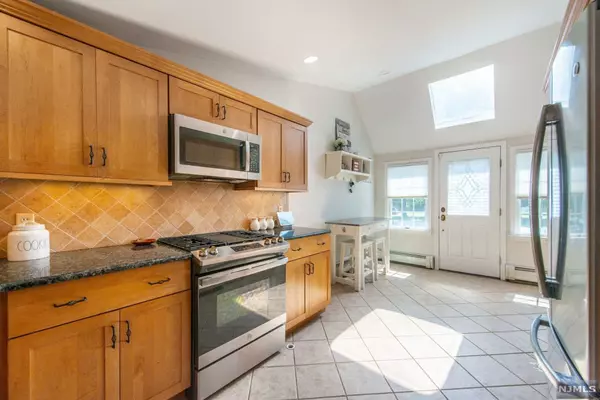 River Vale, NJ 07675,708 Westwood AVE