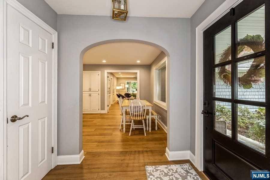 Franklin Lakes, NJ 07417,517 Summit AVE