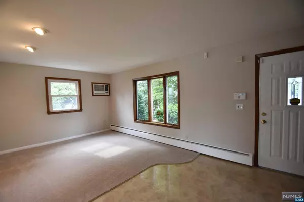 Woodland Park, NJ 07424,25 Radcliffe AVE