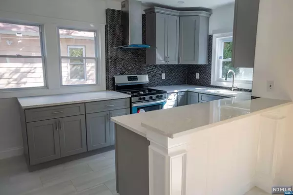 78-80 Pine Grove TER, Newark, NJ 07106