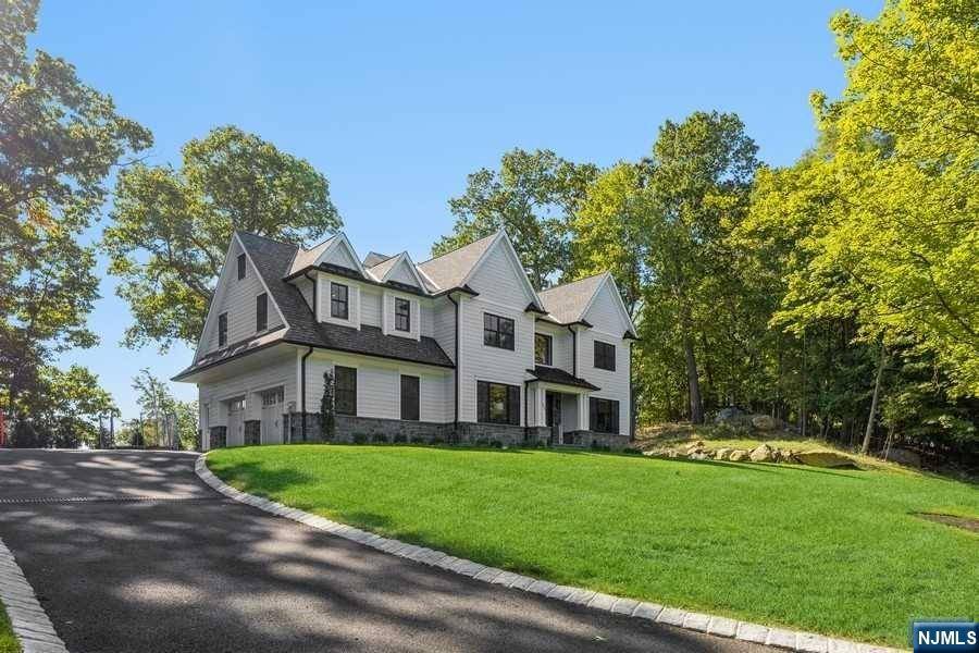 Franklin Lakes, NJ 07417,889 Hilltop TER