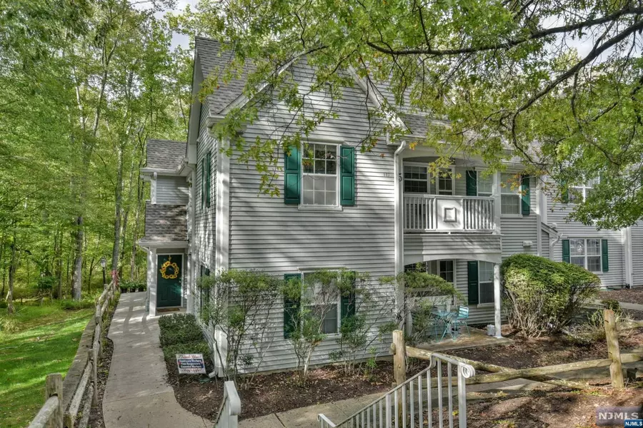 502 Chatfield DR, Pequannock Township, NJ 07444