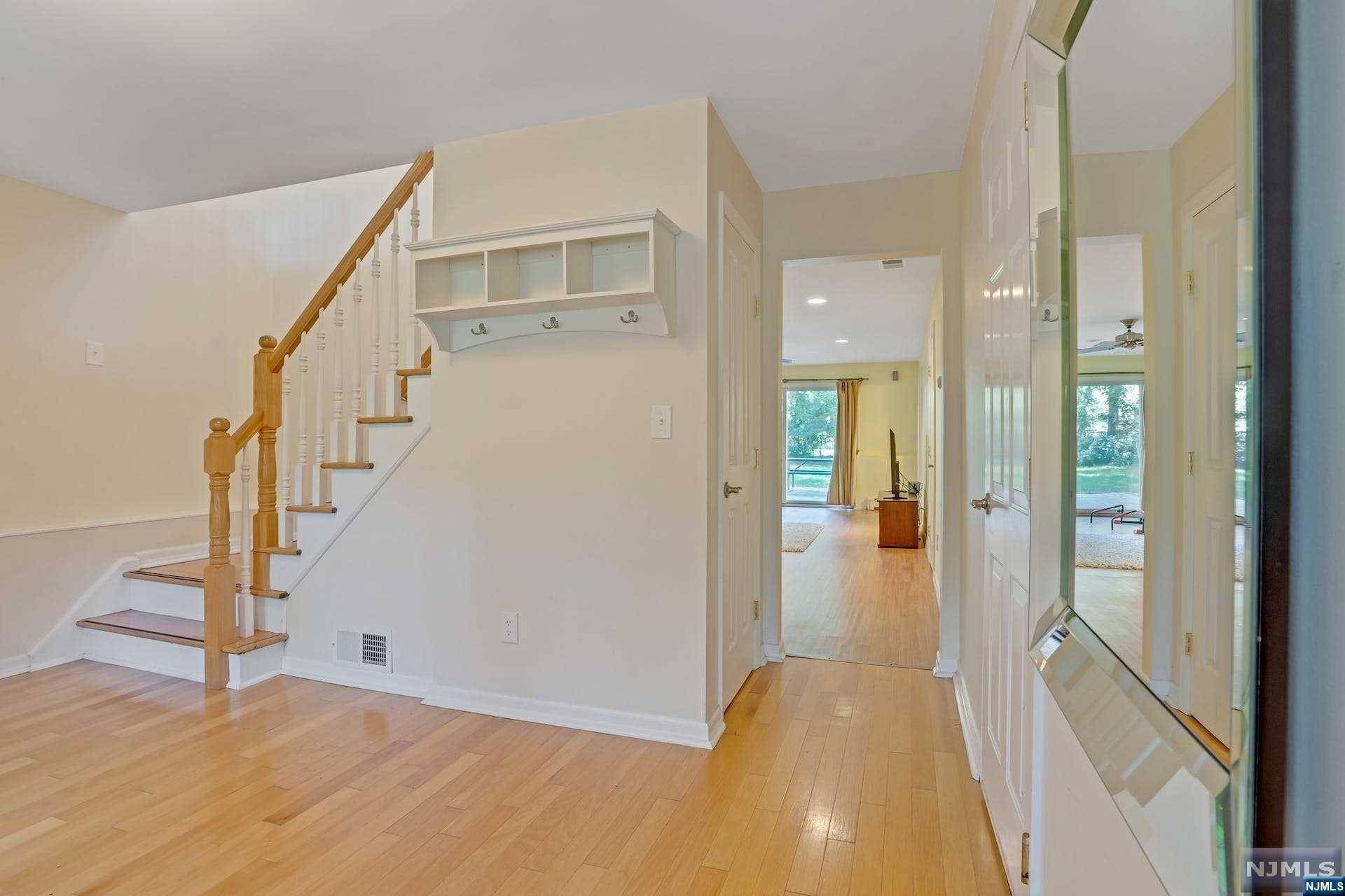 Franklin Lakes, NJ 07417,496 Bowers LN