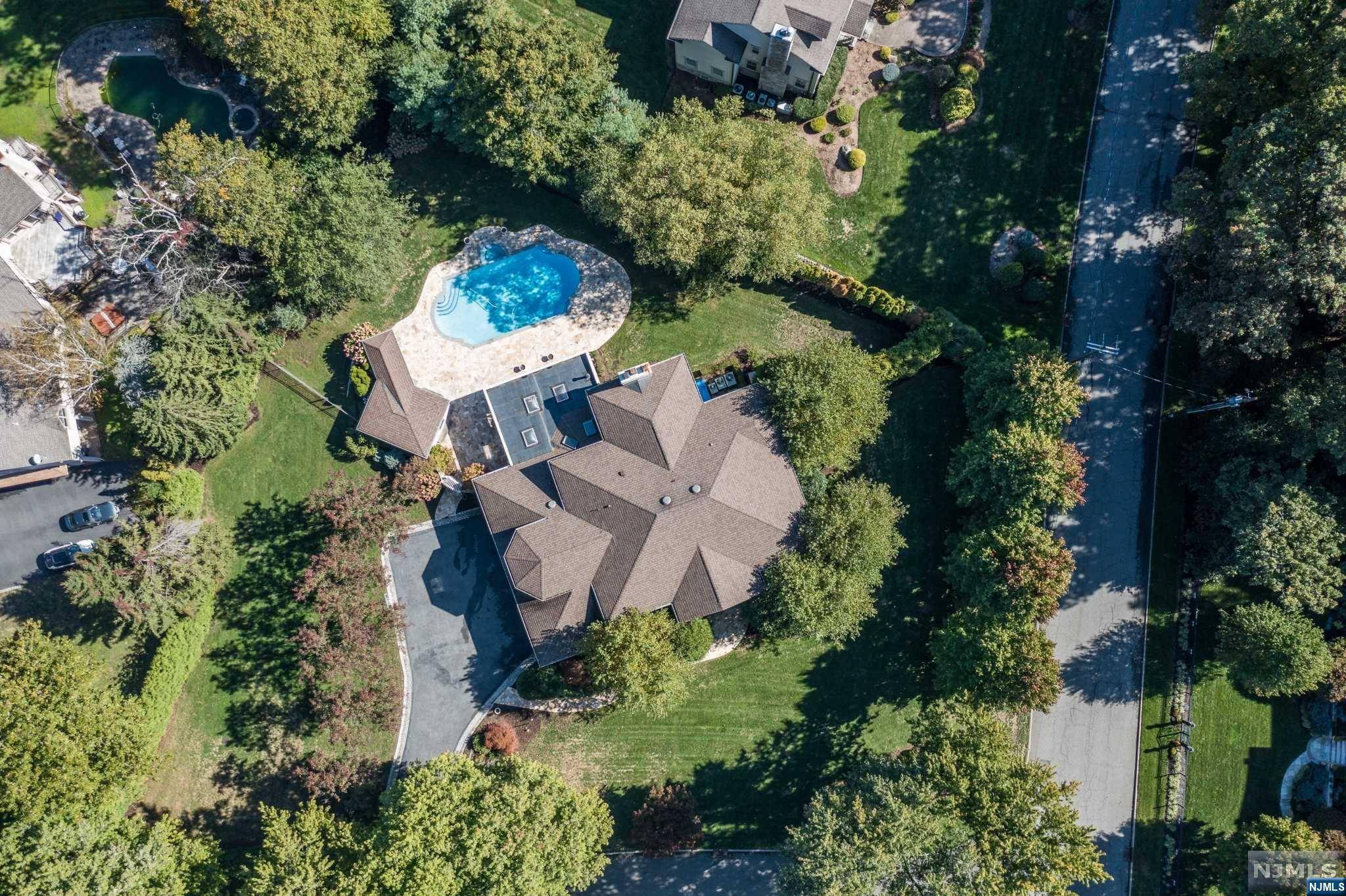 720 Glendale RD, Franklin Lakes, NJ 07417