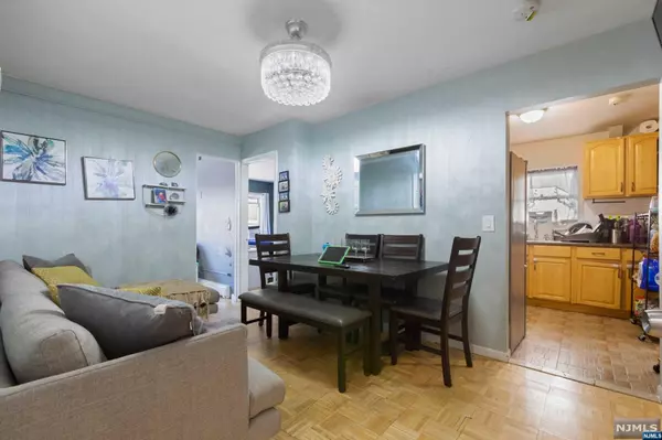 Union City, NJ 07087,1012 New York AVE