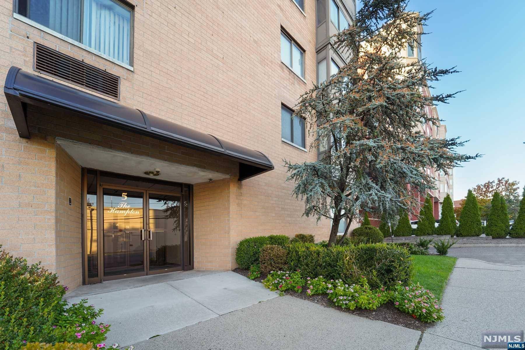 Hackensack, NJ 07601,5 Linden ST #5D
