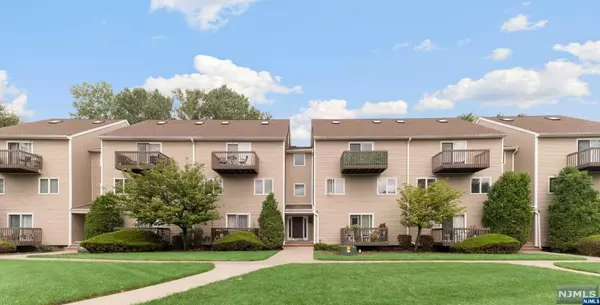 93 Presidential DR, Englewood, NJ 07631