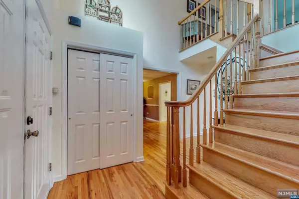 Airmont, NY 10901,48 Cragmere RD