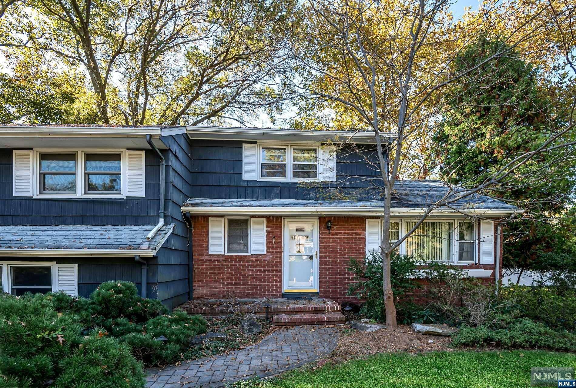 Closter, NJ 07624,14 Garry RD
