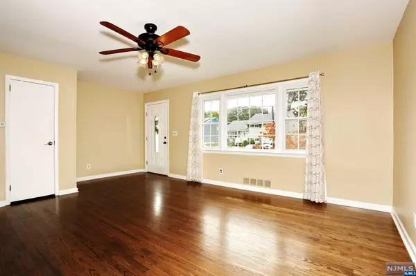 Rochelle Park, NJ 07662,4 Eldorado CT