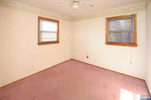 Woodland Park, NJ 07424,32 Winslow PL