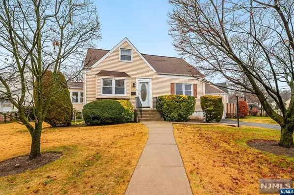 83 Berdan ST, Rochelle Park, NJ 07662