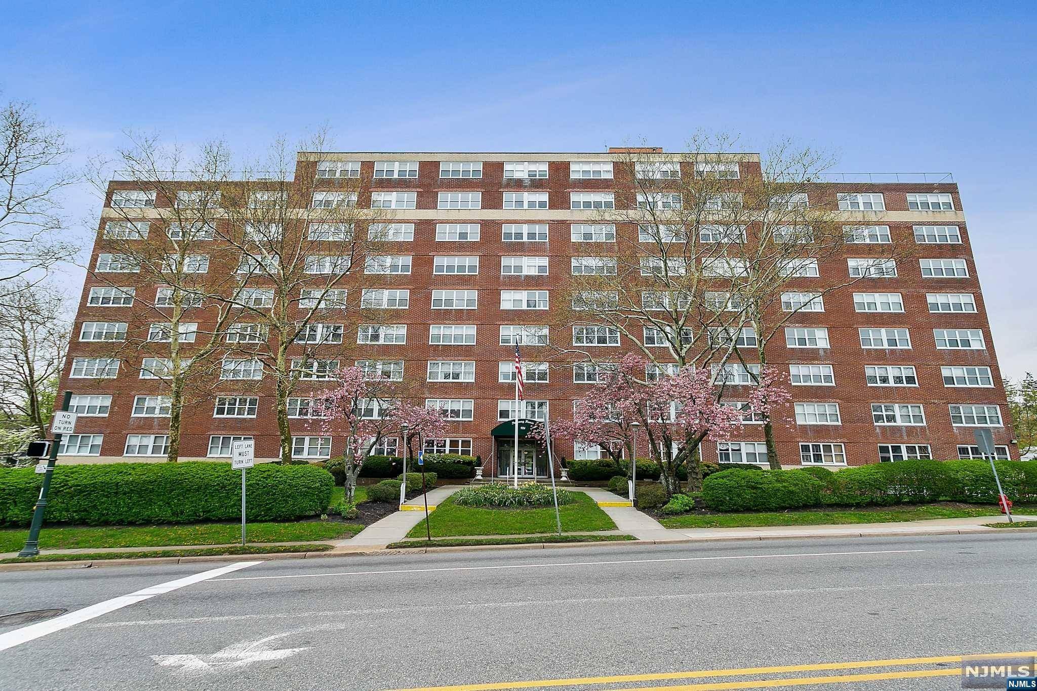 Glen Ridge, NJ 07028,926 Bloomfield AVE #7K