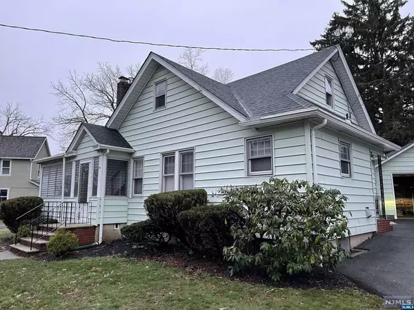 43 Glenwild AVE, Bloomingdale, NJ 07403